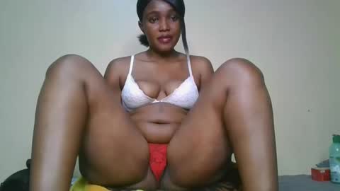 Snapshot of choco_baeb chatting on 02/14/25, 12:36 nei online show from 02/14/25, 12:36