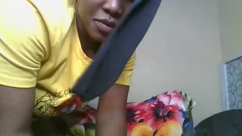 Snapshot of choco_baeb chatting on 09/25/25, 02:15 nei online show from 09/25/25, 02:15