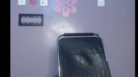 Snapshot of choco_chocox chatting on 02/18/25, 04:37 ESTHER online show from 02/18/25, 04:37