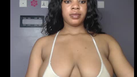 Snapshot of choco_chocox chatting on 03/10/25, 08:48 ESTHER online show from 03/10/25, 08:48