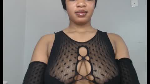 Snapshot of choco_chocox chatting on 10/06/25, 06:55 ESTHER online show from 10/06/25, 06:55