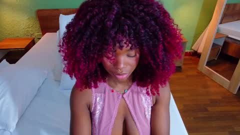 Camila Love online show from 10/06/25, 01:30