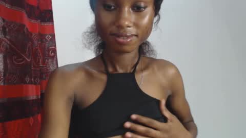 Snapshot of choco_petitqueen chatting on 12/05/24, 09:28 choco_petitqueen online show from 12/05/24, 09:28