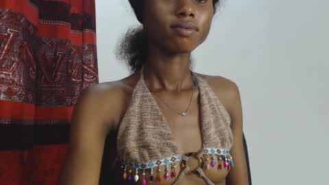 Snapshot of choco_petitqueen chatting on 12/14/24, 10:24 choco_petitqueen online show from 12/14/24, 10:24