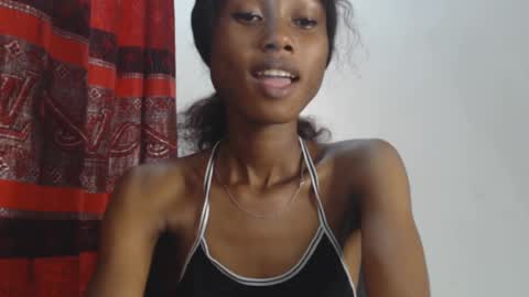 Snapshot of choco_petitqueen chatting on 12/28/24, 08:48 choco_petitqueen online show from 12/28/24, 08:48