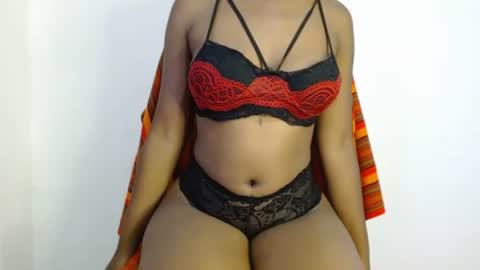 Snapshot of choco_sweee chatting on 02/27/25, 06:07 Maddie online show from 02/27/25, 06:07