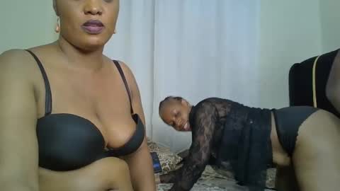 Snapshot of choco_violet chatting on 02/11/25, 06:33 VIOLET online show from 02/11/25, 06:33