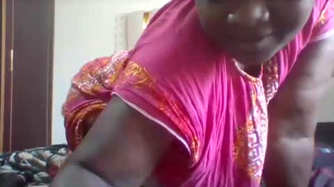 Snapshot of chocobabe002 chatting on 05/16/26, 05:59 chocobabe002 online show from 05/16/26, 05:59