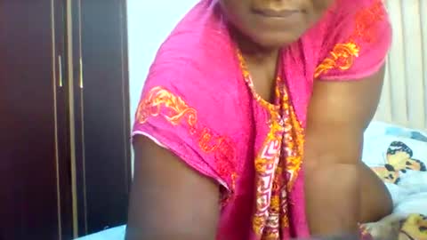 Snapshot of chocobabe002 chatting on 05/18/26, 04:40 chocobabe002 online show from 05/18/26, 04:40