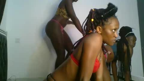 chocobear22 online show from 10/31/25, 01:28