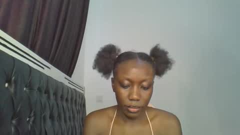 chocobear22 online show from 11/19/25, 11:21