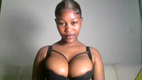 Snapshot of chocolate_divaa chatting on 07/28/26, 12:23 chocolate_divaa online show from 07/28/26, 12:23