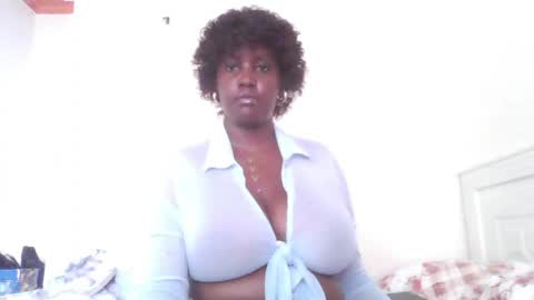 Snapshot of chocolate_queen25 chatting on 04/30/26, 08:20 chocolate queen25 online show from 04/30/26, 08:20
