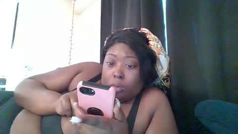 Snapshot of chocolatebbwgoodpussy chatting on 10/19/25, 08:09 chocolatebbwgoodpussy online show from 10/19/25, 08:09