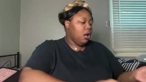 Snapshot of chocolatebunnyxx69 chatting on 04/03/26, 12:25 Melina online show from 04/03/26, 12:25