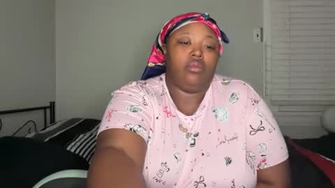 Snapshot of chocolatebunnyxx69 chatting on 04/09/26, 05:40 Melina online show from 04/09/26, 05:40