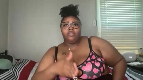 Snapshot of chocolatebunnyxx69 chatting on 04/17/26, 03:59 Melina online show from 04/17/26, 03:59