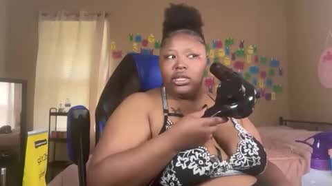 Snapshot of chocolatebunnyxx69 chatting on 06/06/26, 05:39 Melina online show from 06/06/26, 05:39