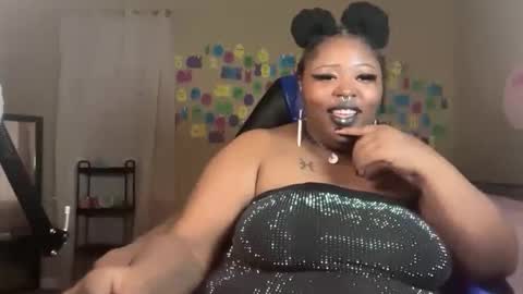 Snapshot of chocolatebunnyxx69 chatting on 06/11/26, 12:32 Melina online show from 06/11/26, 12:32