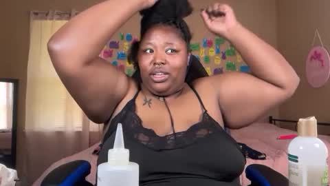Snapshot of chocolatebunnyxx69 chatting on 06/20/26, 04:32 Melina online show from 06/20/26, 04:32
