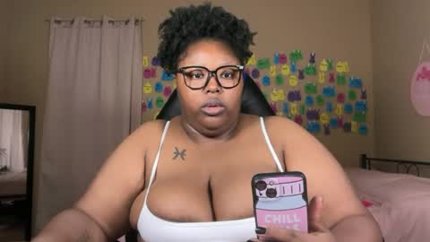 Snapshot of chocolatebunnyxx69 chatting on 06/23/26, 04:32 Melina online show from 06/23/26, 04:32