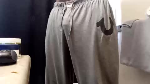 Snapshot of chocolatedilf chatting on 12/31/24, 08:12 chocolatedilf online show from 12/31/24, 08:12