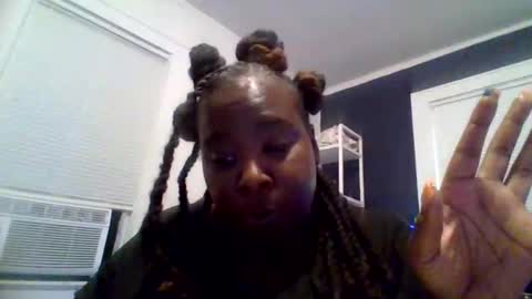 Snapshot of chocolatenipps chatting on 10/06/25, 01:47 SexyNipples online show from 10/06/25, 01:47