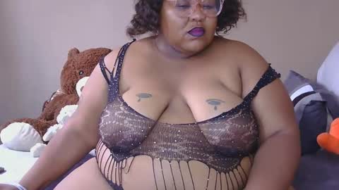 Snapshot of chocolovebbw1986 chatting on 09/10/25, 12:16 XSEXYBBW69 online show from 09/10/25, 12:16