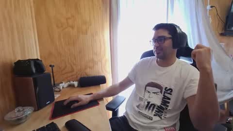 Snapshot of chocomate chatting on 11/21/25, 01:10 chocomate online show from 11/21/25, 01:10