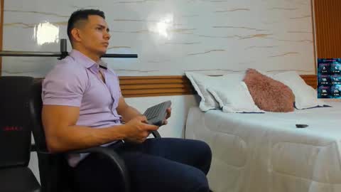 Chorey Thaylor online show from 11/30/25, 04:11