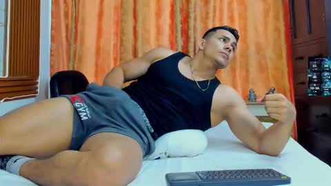 Chorey Thaylor online show from 12/03/25, 01:42