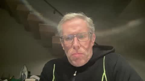 Snapshot of choupipat1 chatting on 03/02/25, 09:32 choupipat1 online show from 03/02/25, 09:32