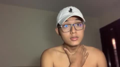 Snapshot of chriis_18 chatting on 04/21/26, 12:44 Chris online show from 04/21/26, 12:44