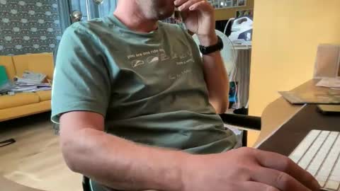 Snapshot of chris13abcd chatting on 09/15/25, 11:21 chris13abcd online show from 09/15/25, 11:21