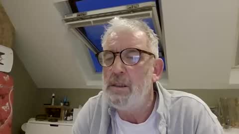 chris1404 online show from 11/01/25, 05:04