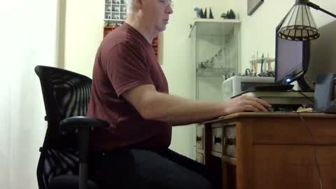 Snapshot of chris2002b chatting on 03/07/25, 04:24 chris2002b online show from 03/07/25, 04:24