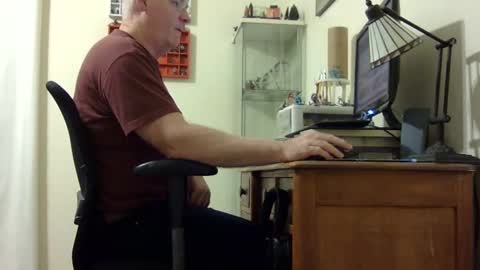 Snapshot of chris2002b chatting on 09/24/25, 04:16 chris2002b online show from 09/24/25, 04:16