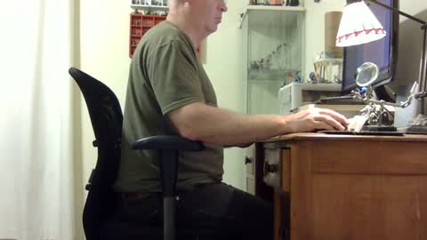 Snapshot of chris2002b chatting on 09/28/25, 05:46 chris2002b online show from 09/28/25, 05:46