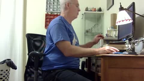 Snapshot of chris2002b chatting on 10/07/25, 03:36 chris2002b online show from 10/07/25, 03:36