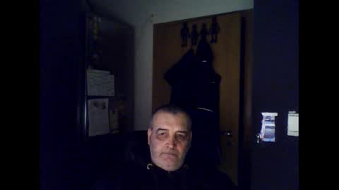 Snapshot of chris250268 chatting on 01/01/25, 12:00 Chris online show from 01/01/25, 12:00