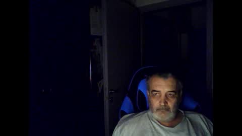 Snapshot of chris250268 chatting on 10/19/25, 02:12 Chris online show from 10/19/25, 02:12