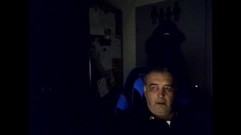 Snapshot of chris250268 chatting on 10/26/25, 03:56 Chris online show from 10/26/25, 03:56