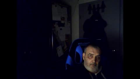 Snapshot of chris250268 chatting on 11/01/25, 08:22 Chris online show from 11/01/25, 08:22