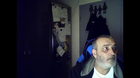 Snapshot of chris250268 chatting on 12/13/25, 07:53 Chris online show from 12/13/25, 07:53