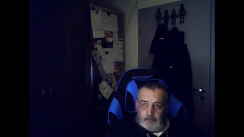 Snapshot of chris250268 chatting on 12/14/25, 07:58 Chris online show from 12/14/25, 07:58