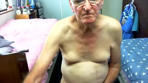 Snapshot of chris51117 chatting on 12/28/24, 09:30 Chris online show from 12/28/24, 09:30