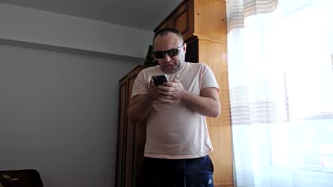 Snapshot of chris_01_25 chatting on 12/19/24, 11:39 chris 01 25 online show from 12/19/24, 11:39