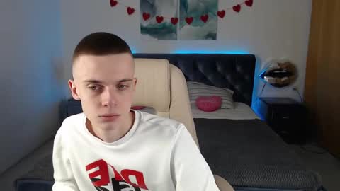 Snapshot of chris_18rown chatting on 02/17/25, 06:04 Chris Brown online show from 02/17/25, 06:04