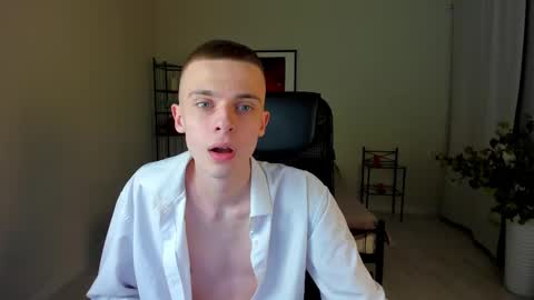 Snapshot of chris_18rown chatting on 03/03/25, 08:43 Chris Brown online show from 03/03/25, 08:43