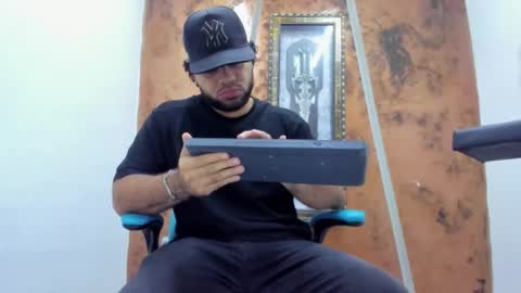 Snapshot of chris_evans00 chatting on 02/05/26, 11:37 chris_evans00 online show from 02/05/26, 11:37